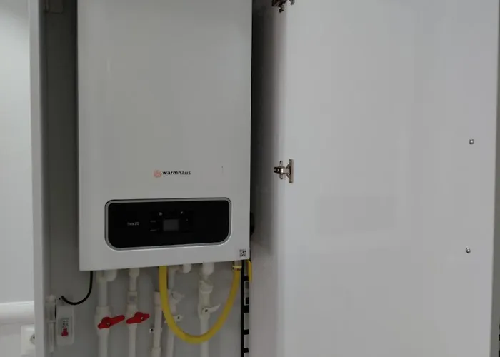 Appartement Central, Gated Residential Complex, 100mbps Wifi