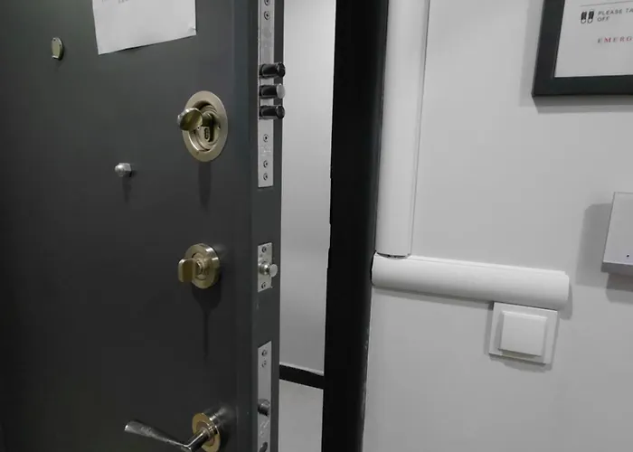 Central, Gated Residential Complex, 100mbps Wifi *